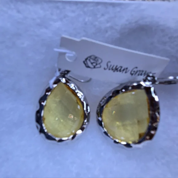 Susan Graver Silvertone Yellow Gem Drop Earrings NWT - Picture 3 of 3